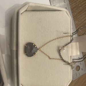 Elegant Gold and Gray Pendant Necklace